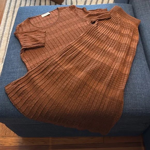 Stunning Metallic Knit Set by Italian Brand Falconeri - Medium - Picture 14 of 15